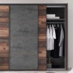 Tolóajtós gardróbszekrény